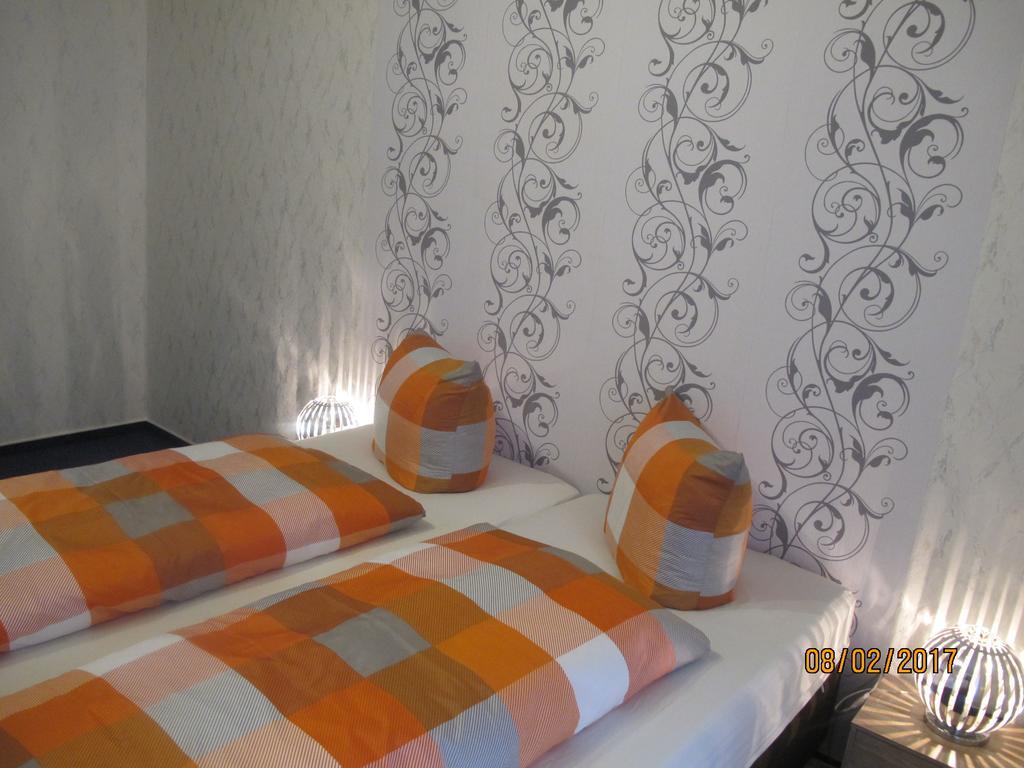 Pension Check In Hotel Guestrow Exterior photo