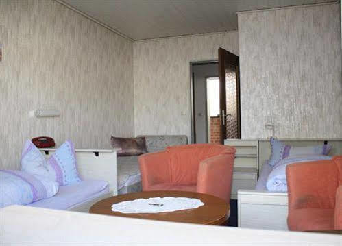 Pension Check In Hotel Guestrow Exterior photo